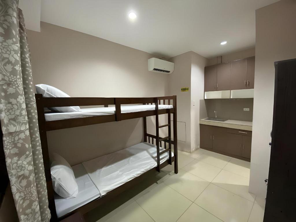 Oyo 766 Ichehan Apartments Manila Zewnętrze zdjęcie